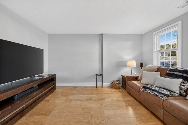 52 Warren St 2, Peabody, MA 01960