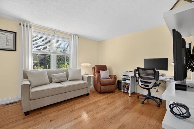 52 Warren St 2, Peabody, MA 01960