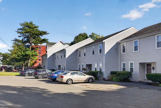 52 Warren St 2, Peabody, MA 01960