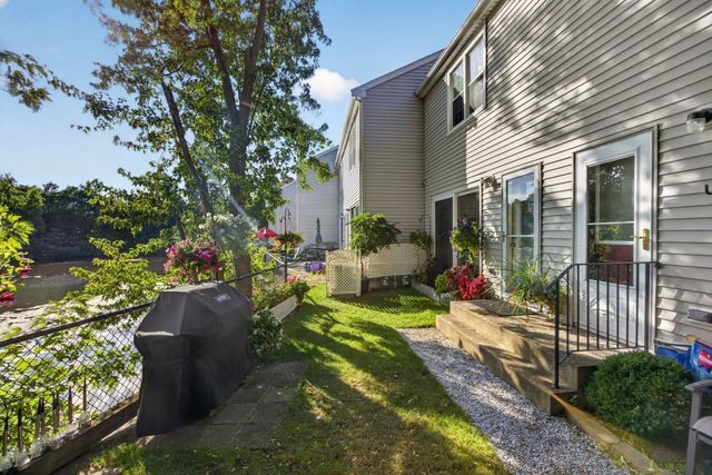 52 Warren St 2, Peabody, MA 01960