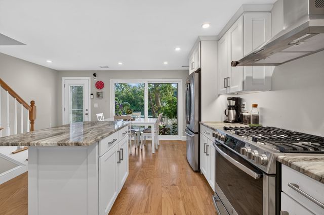 52 Warren St 2, Peabody, MA 01960