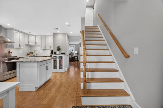 52 Warren St 2, Peabody, MA 01960