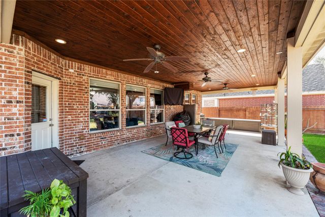 6026 Emberwood Falls Drive, Katy, TX 77494