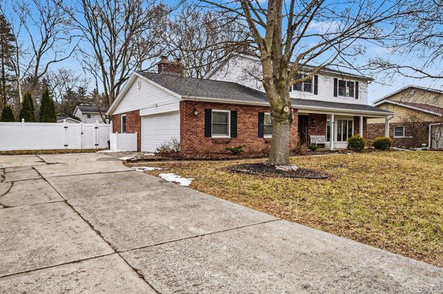 359 Holbrook Lane, Saginaw Twp, MI 48638