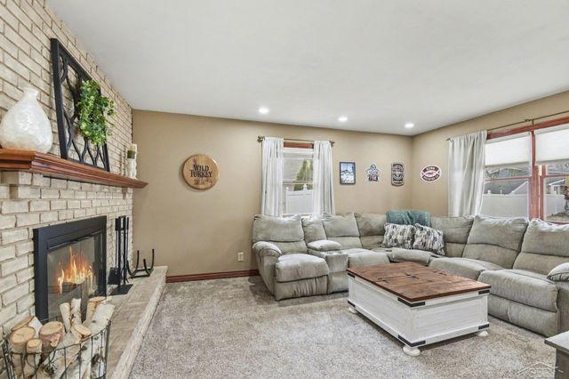 359 Holbrook Lane, Saginaw Twp, MI 48638