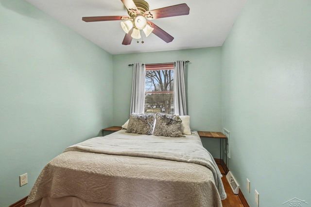 359 Holbrook Lane, Saginaw Twp, MI 48638