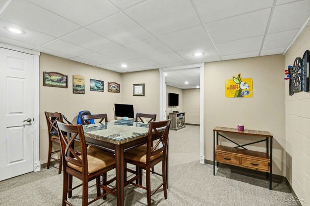 359 Holbrook Lane, Saginaw Twp, MI 48638