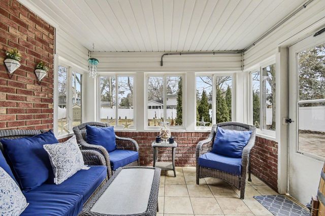 359 Holbrook Lane, Saginaw Twp, MI 48638