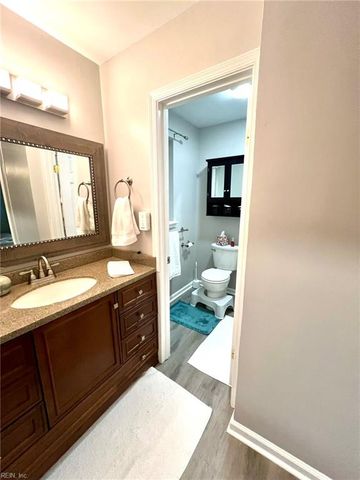 2004 Dawnee Brook TRL N, Chesapeake, VA 23320