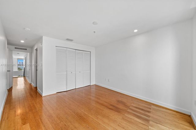 2000 Bay Dr 404, Miami Beach, FL 33141