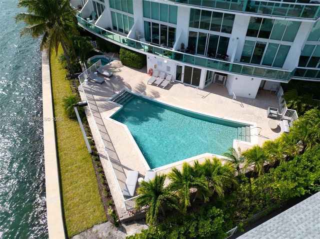 2000 Bay Dr 404, Miami Beach, FL 33141
