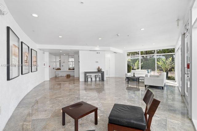 2000 Bay Dr 404, Miami Beach, FL 33141