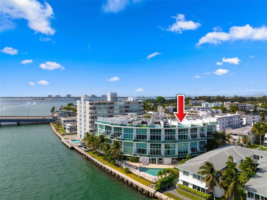 2000 Bay Dr 404, Miami Beach, FL 33141