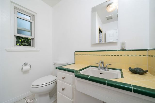 1552 Hacienda Place, Pomona, CA 91768
