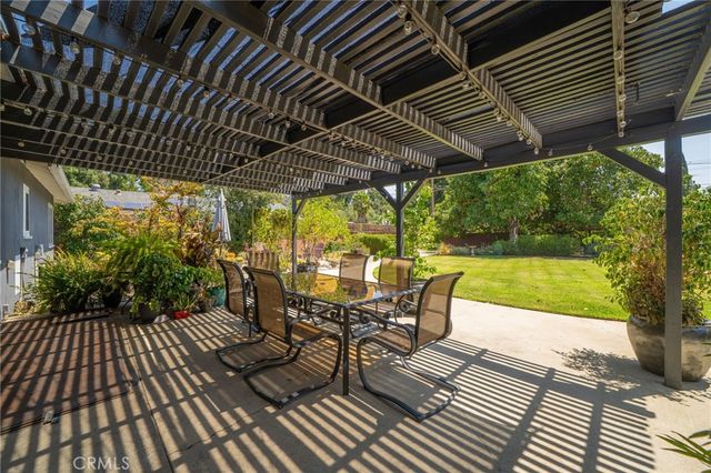 1552 Hacienda Place, Pomona, CA 91768