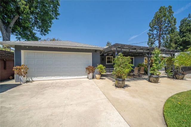 1552 Hacienda Place, Pomona, CA 91768