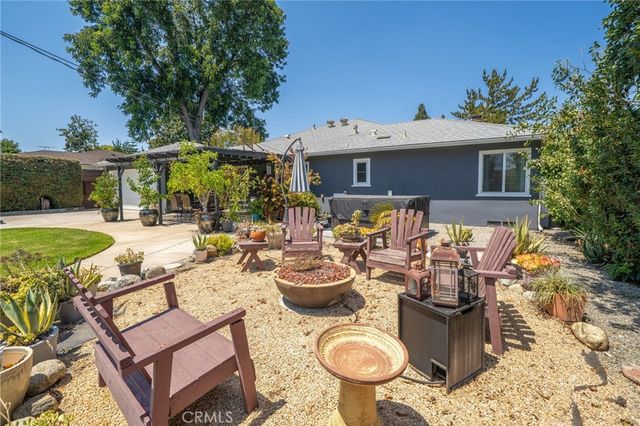 1552 Hacienda Place, Pomona, CA 91768