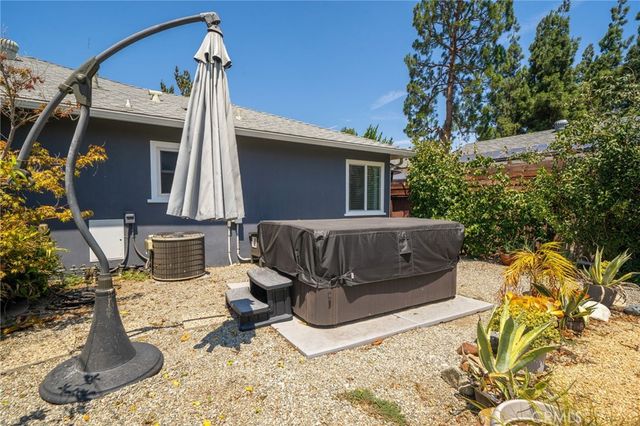 1552 Hacienda Place, Pomona, CA 91768