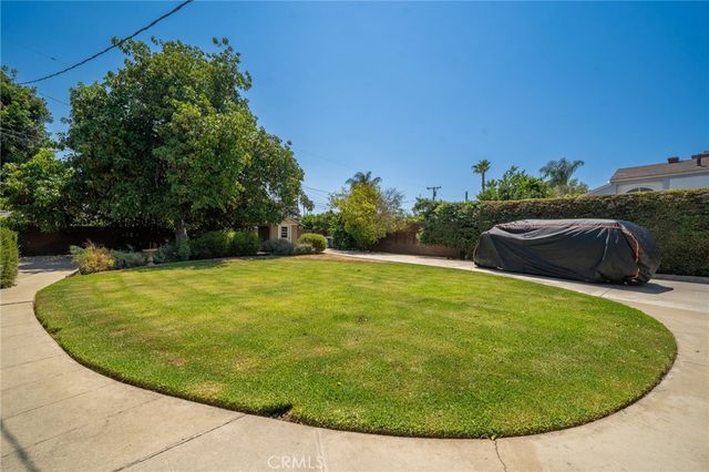 1552 Hacienda Place, Pomona, CA 91768