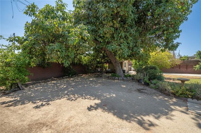 1552 Hacienda Place, Pomona, CA 91768