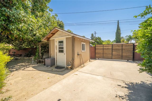 1552 Hacienda Place, Pomona, CA 91768
