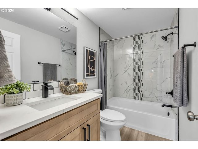 957 Ne KATHRYN St, Hillsboro, OR 97124