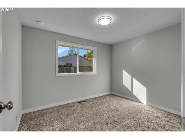 957 Ne KATHRYN St, Hillsboro, OR 97124