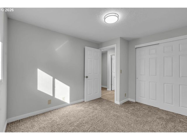 957 Ne KATHRYN St, Hillsboro, OR 97124