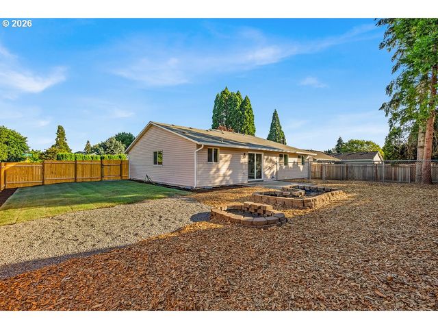 957 Ne KATHRYN St, Hillsboro, OR 97124