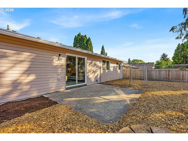 957 Ne KATHRYN St, Hillsboro, OR 97124