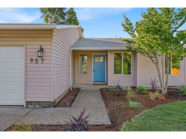 957 Ne KATHRYN St, Hillsboro, OR 97124