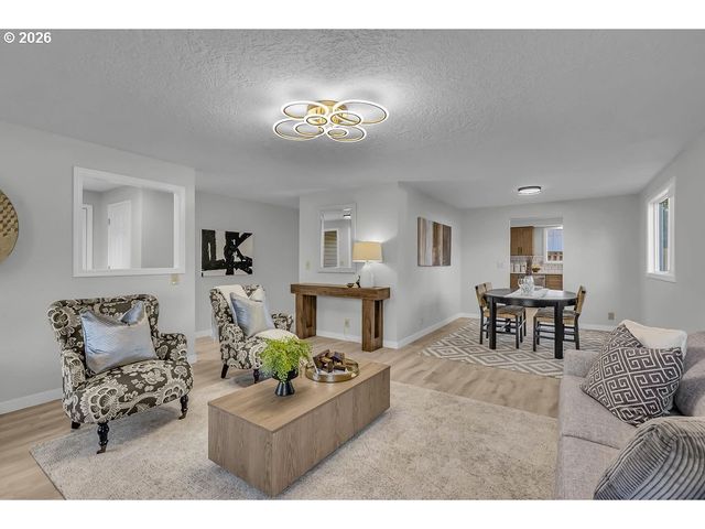 957 Ne KATHRYN St, Hillsboro, OR 97124