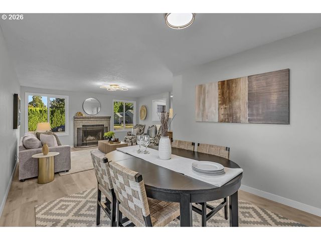 957 Ne KATHRYN St, Hillsboro, OR 97124