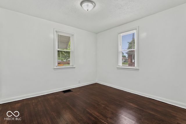1229 N Somerset Avenue, Indianapolis, IN 46222