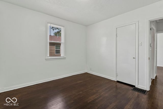 1229 N Somerset Avenue, Indianapolis, IN 46222