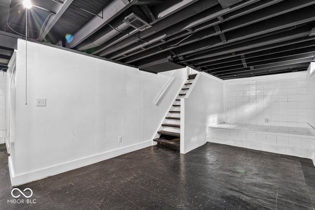 1229 N Somerset Avenue, Indianapolis, IN 46222