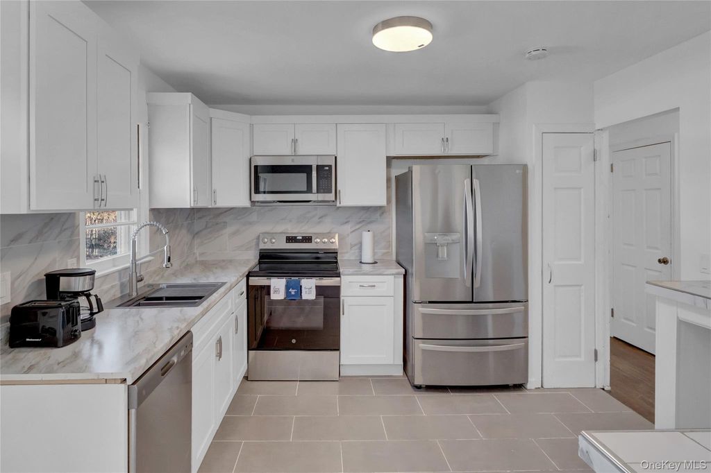 57 Middle Island Avenue, Medford, NY 11763 — photo 2