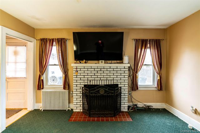 32 Arnold Boulevard, Poughkeepsie, NY 12603