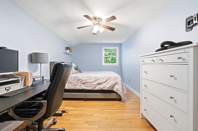 34 Washington Ave, Burlington, MA 01803