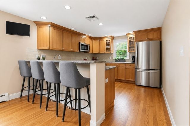 34 Washington Ave, Burlington, MA 01803