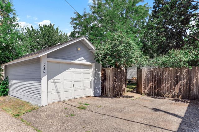3040 19th Avenue S, Minneapolis, MN 55407