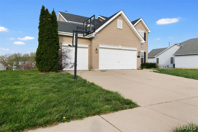 704 Julia Elizabeth Drive, Wentzville, MO 63385