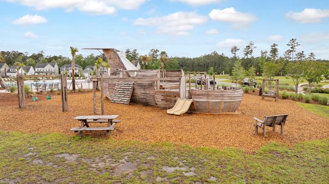 148 Haverhill St, Summerville, SC 29486