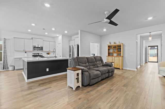 148 Haverhill St, Summerville, SC 29486