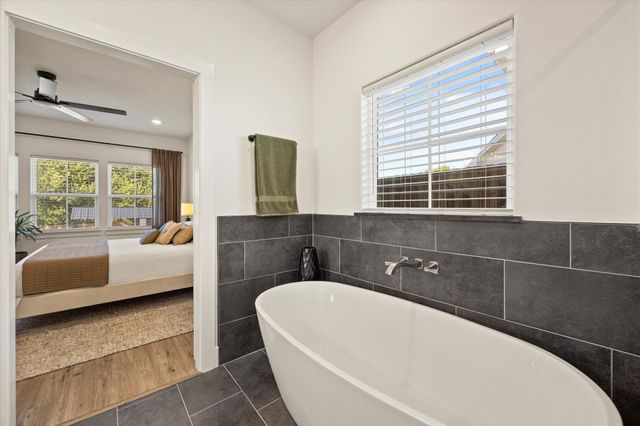 2040 Salina Circle, Granbury, TX 76048