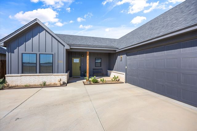 2040 Salina Circle, Granbury, TX 76048