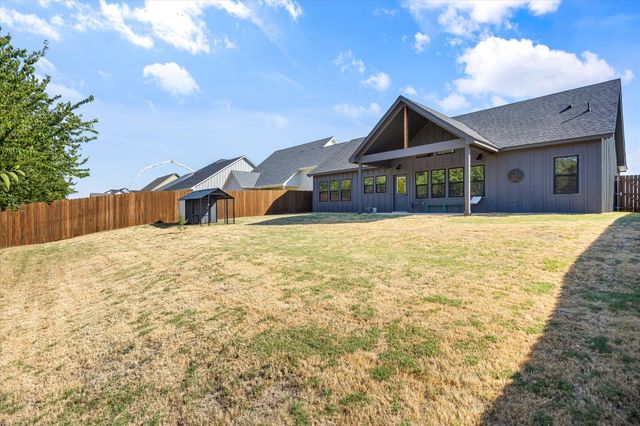 2040 Salina Circle, Granbury, TX 76048