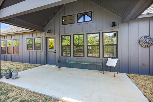 2040 Salina Circle, Granbury, TX 76048