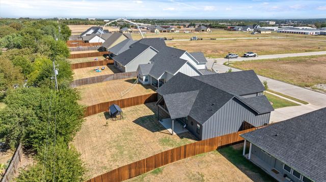 2040 Salina Circle, Granbury, TX 76048