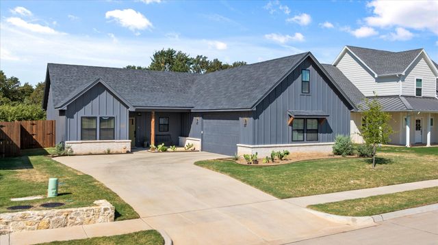 2040 Salina Circle, Granbury, TX 76048